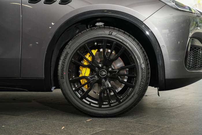 2025 Maserati Grecale MODENA 330HP HYBRID GRIGIO LAVA