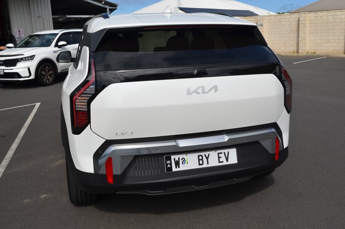 2025 KIA EV3 2025 KIA EV3 SV EV3 EARTH FWD LR SUBTLE GREY INT