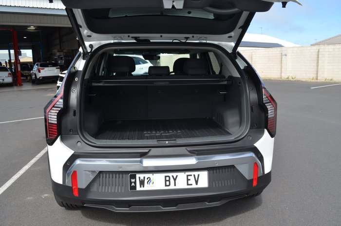 2025 KIA EV3 2025 KIA EV3 SV EV3 EARTH FWD LR SUBTLE GREY INT