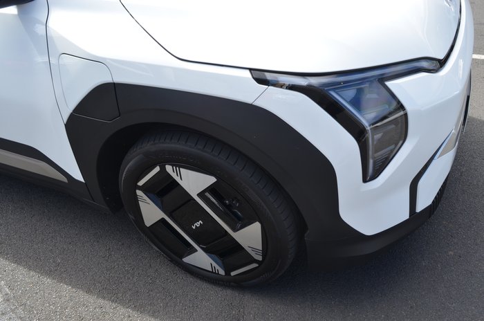 2025 KIA EV3 2025 KIA EV3 SV EV3 EARTH FWD LR SUBTLE GREY INT