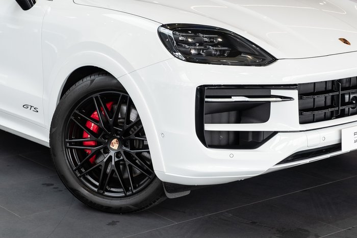 2025 Porsche Cayenne GTS
