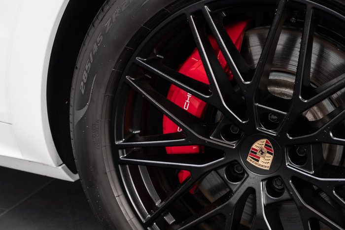 2025 Porsche Cayenne GTS