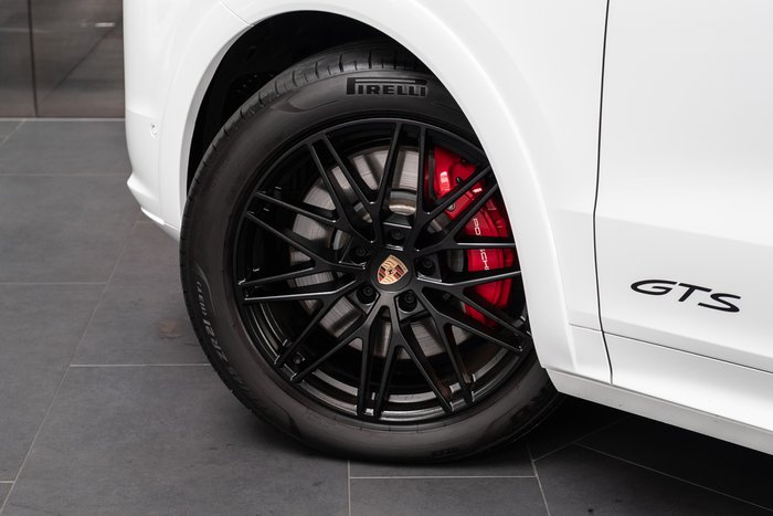 2025 Porsche Cayenne GTS