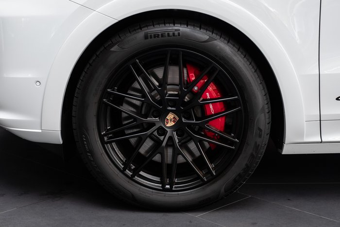 2025 Porsche Cayenne GTS