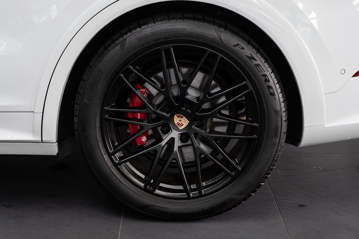 2025 Porsche Cayenne GTS