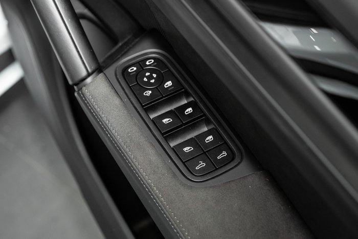 2025 Porsche Cayenne GTS