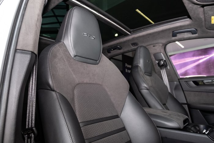 2025 Porsche Cayenne GTS