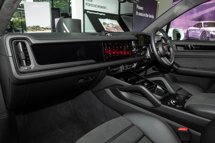 2025 Porsche Cayenne GTS