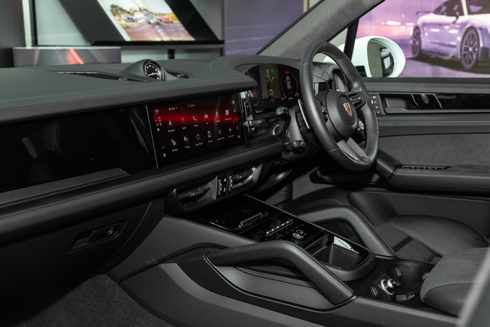 2025 Porsche Cayenne GTS