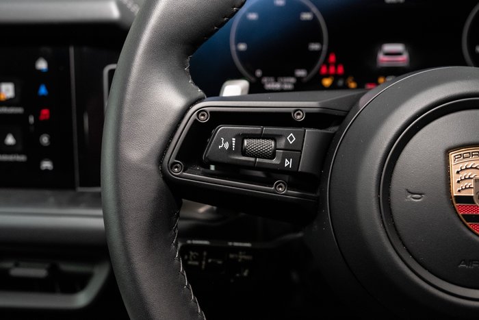 2025 Porsche Cayenne GTS