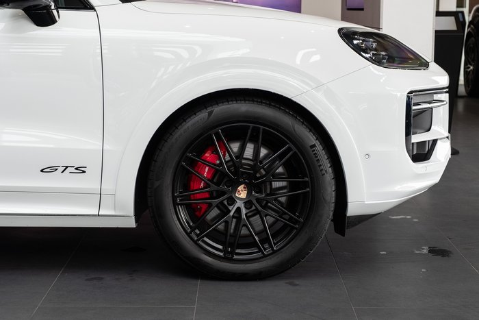 2025 Porsche Cayenne GTS