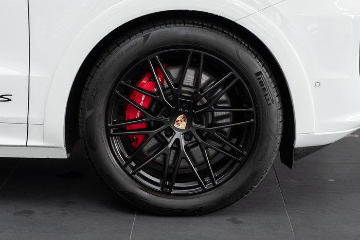 2025 Porsche Cayenne GTS