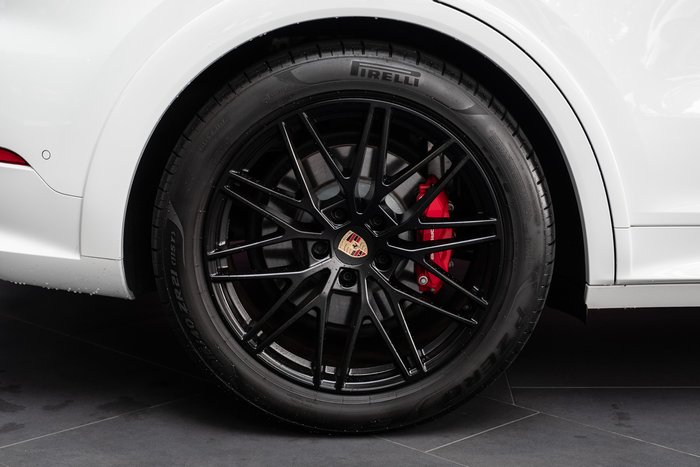 2025 Porsche Cayenne GTS