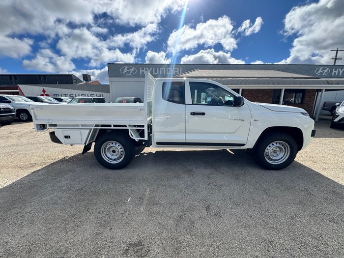 2026 MITSUBISHI Triton GLX