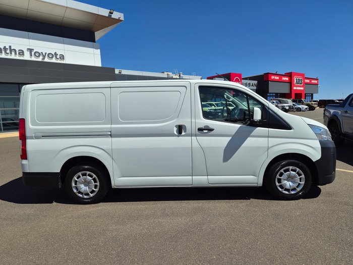 2022 Toyota HIACE