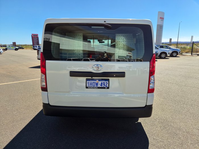 2022 Toyota HIACE