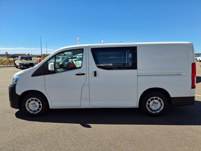 2022 Toyota HIACE