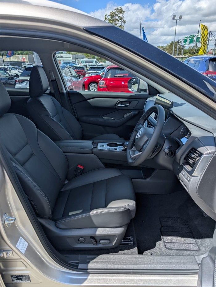 2025 Nissan X-TRAIL ST-L