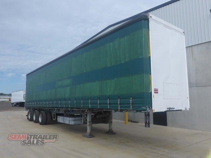 2013 Maxitrans 22 Pallet Curtainsider   