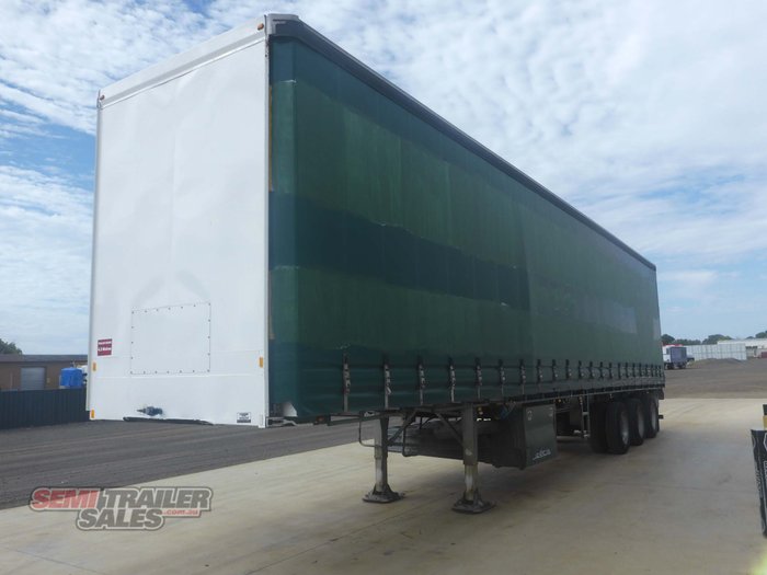 2013 Maxitrans 22 Pallet Curtainsider   