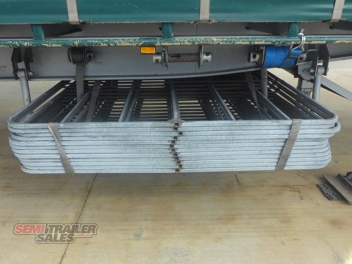 2013 Maxitrans 22 Pallet Curtainsider   