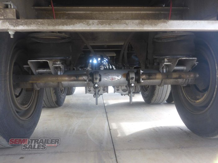 2013 Maxitrans 22 Pallet Curtainsider   