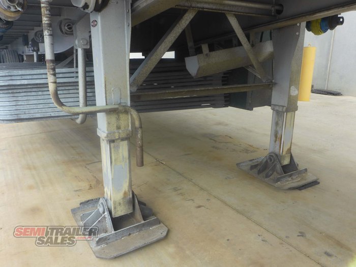 2013 Maxitrans 22 Pallet Curtainsider   