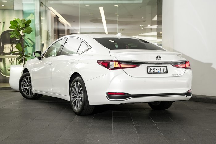 2025 Lexus ES 300h Luxury AXZH10R White