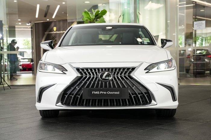 2025 Lexus ES 300h Luxury AXZH10R White