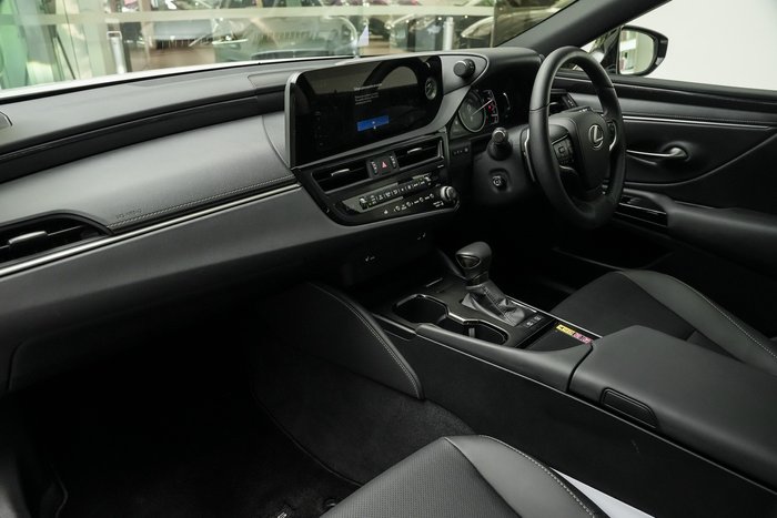 2025 Lexus ES 300h Luxury AXZH10R White