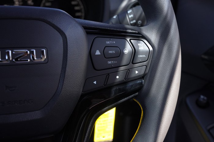 2025 Isuzu D-MAX X-RIDER