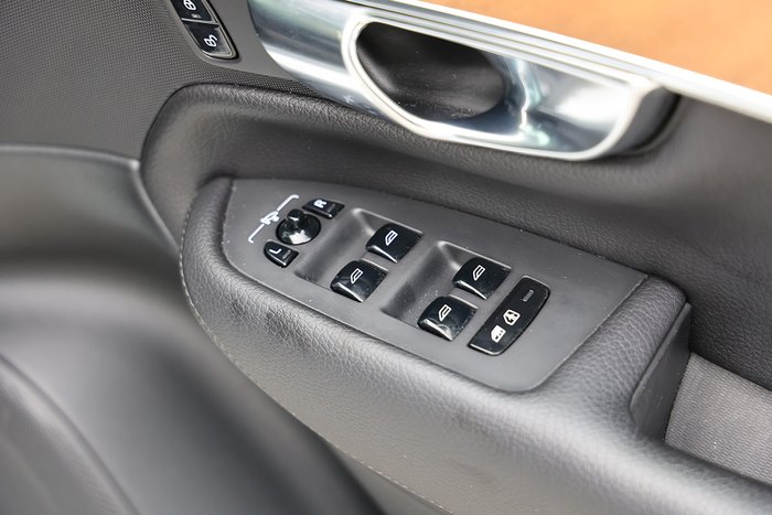 2022 Volvo XC90 B6 Inscription