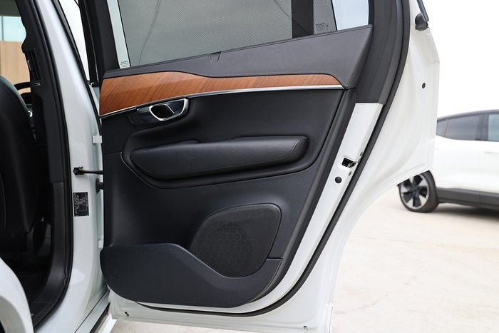 2022 Volvo XC90 B6 Inscription