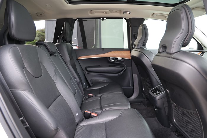 2022 Volvo XC90 B6 Inscription