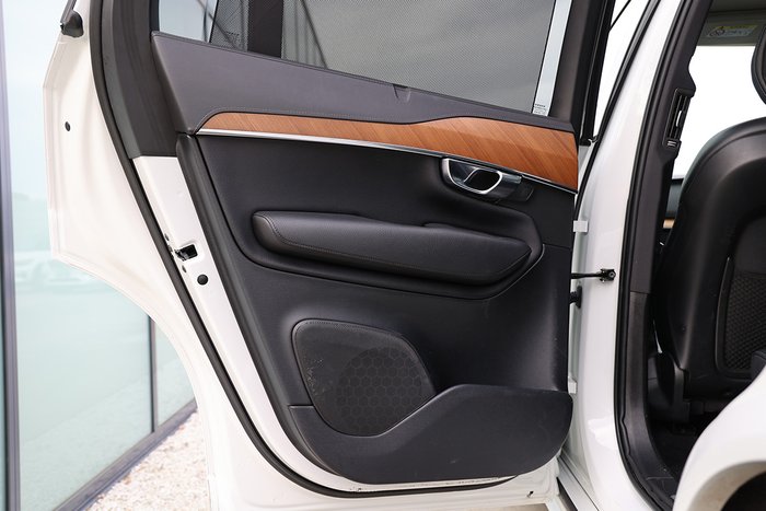 2022 Volvo XC90 B6 Inscription