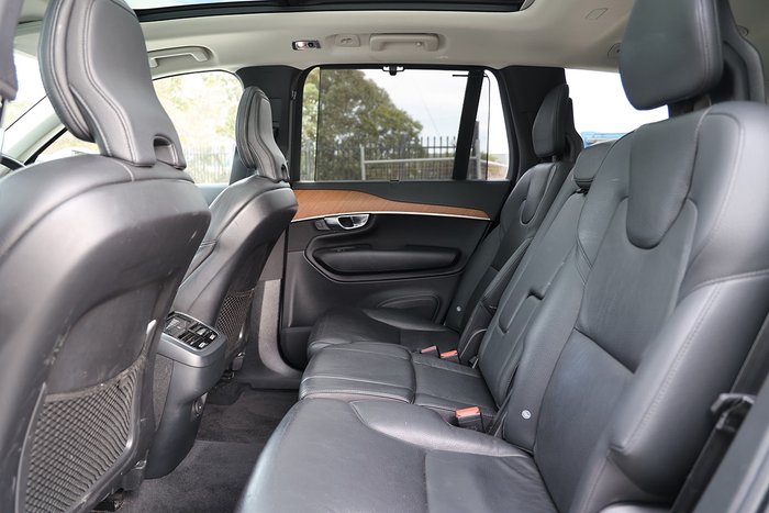 2022 Volvo XC90 B6 Inscription