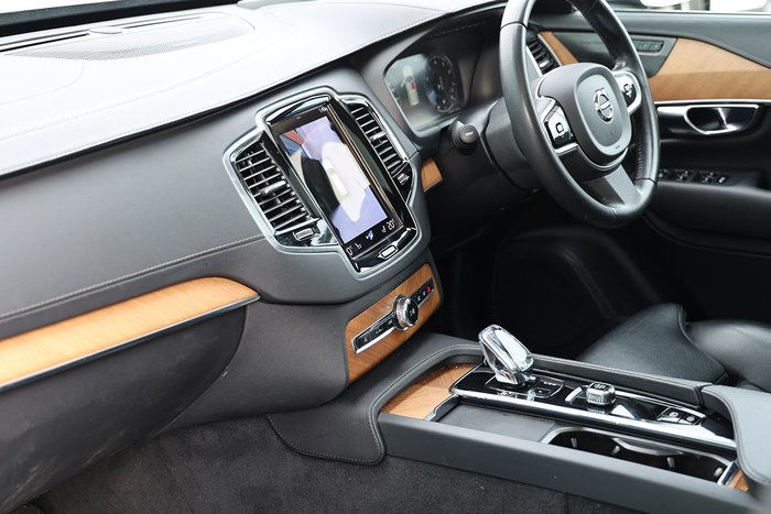 2022 Volvo XC90 B6 Inscription