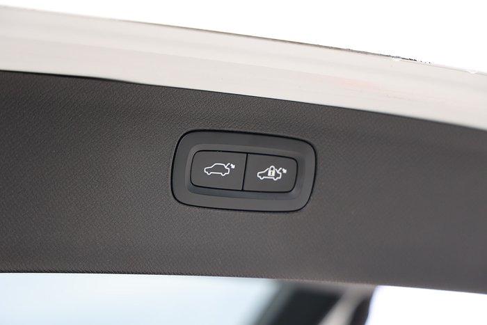 2022 Volvo XC90 B6 Inscription