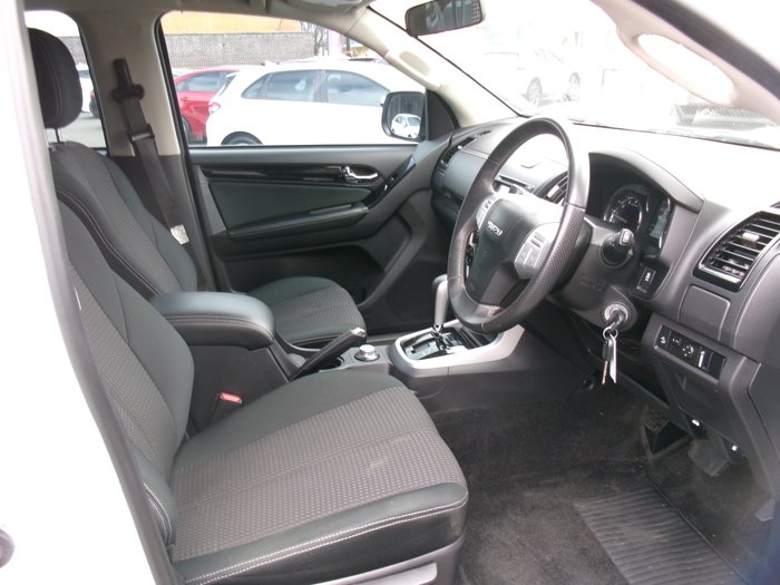 2021 ISUZU MU-X LS-M (4x4)