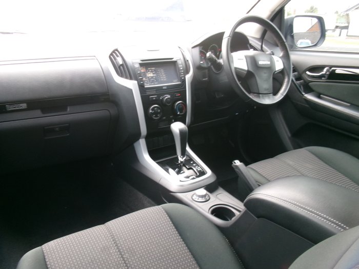 2021 ISUZU MU-X LS-M (4x4)