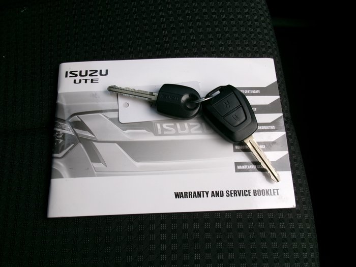 2021 ISUZU MU-X LS-M (4x4)