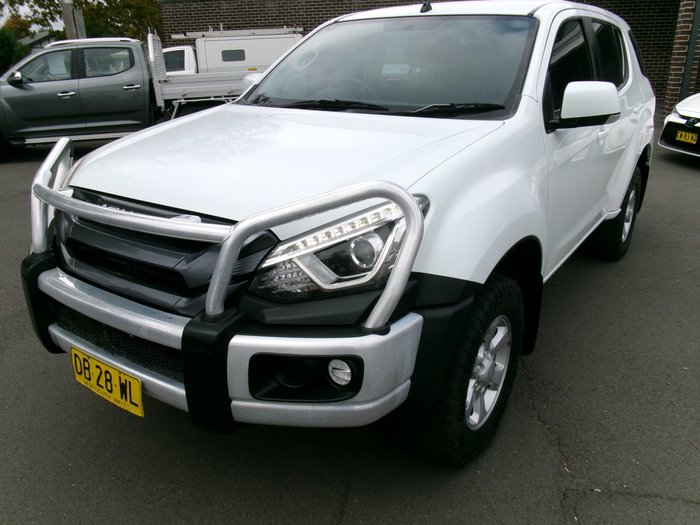 2021 ISUZU MU-X LS-M (4x4)