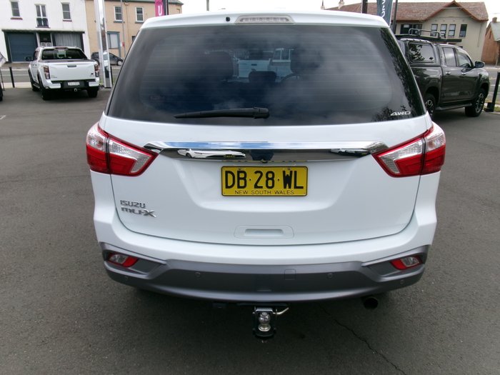 2021 ISUZU MU-X LS-M (4x4)