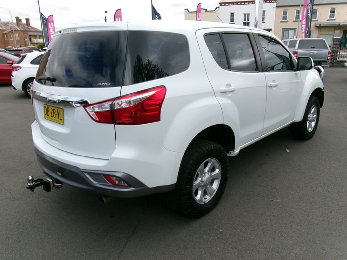 2021 ISUZU MU-X LS-M (4x4)