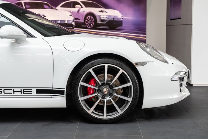 2013 Porsche 911 Carrera 4