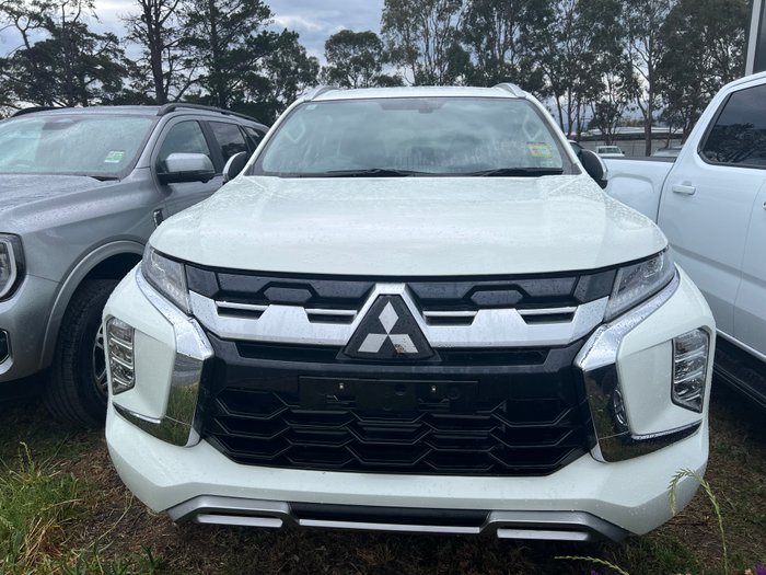 2024 MITSUBISHI Pajero Sport GLX