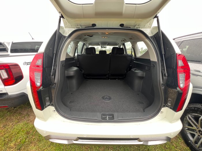 2024 MITSUBISHI Pajero Sport GLX