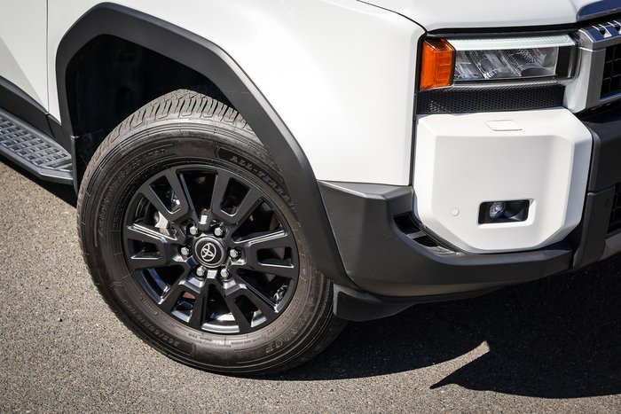 2025 Toyota PRADO GXL