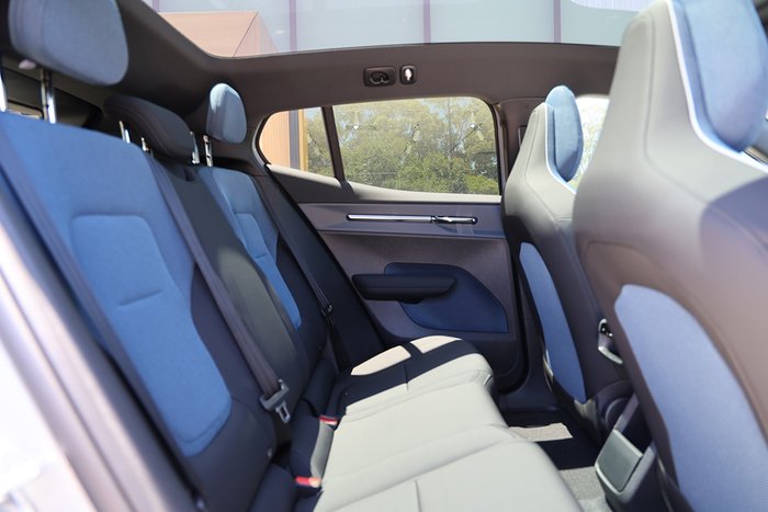 2025 Volvo EX30 Cross Country