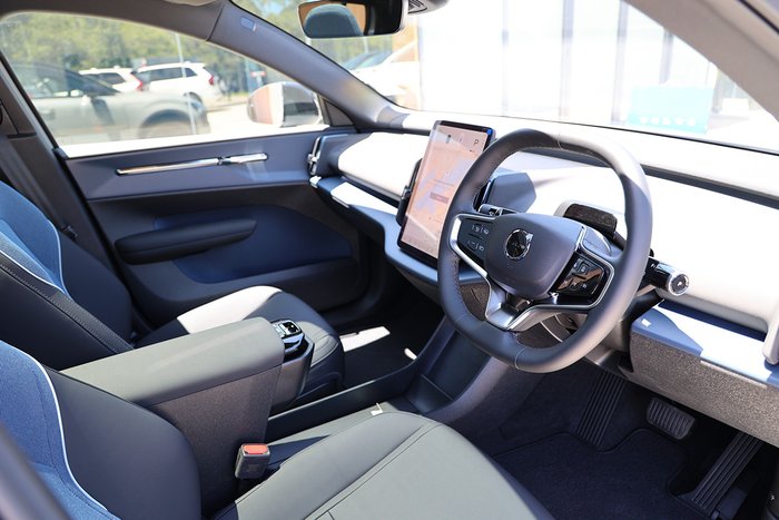 2025 Volvo EX30 Cross Country